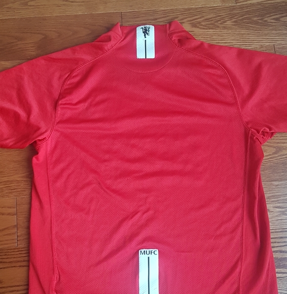 Manchester United jersey - Picture 3 of 4